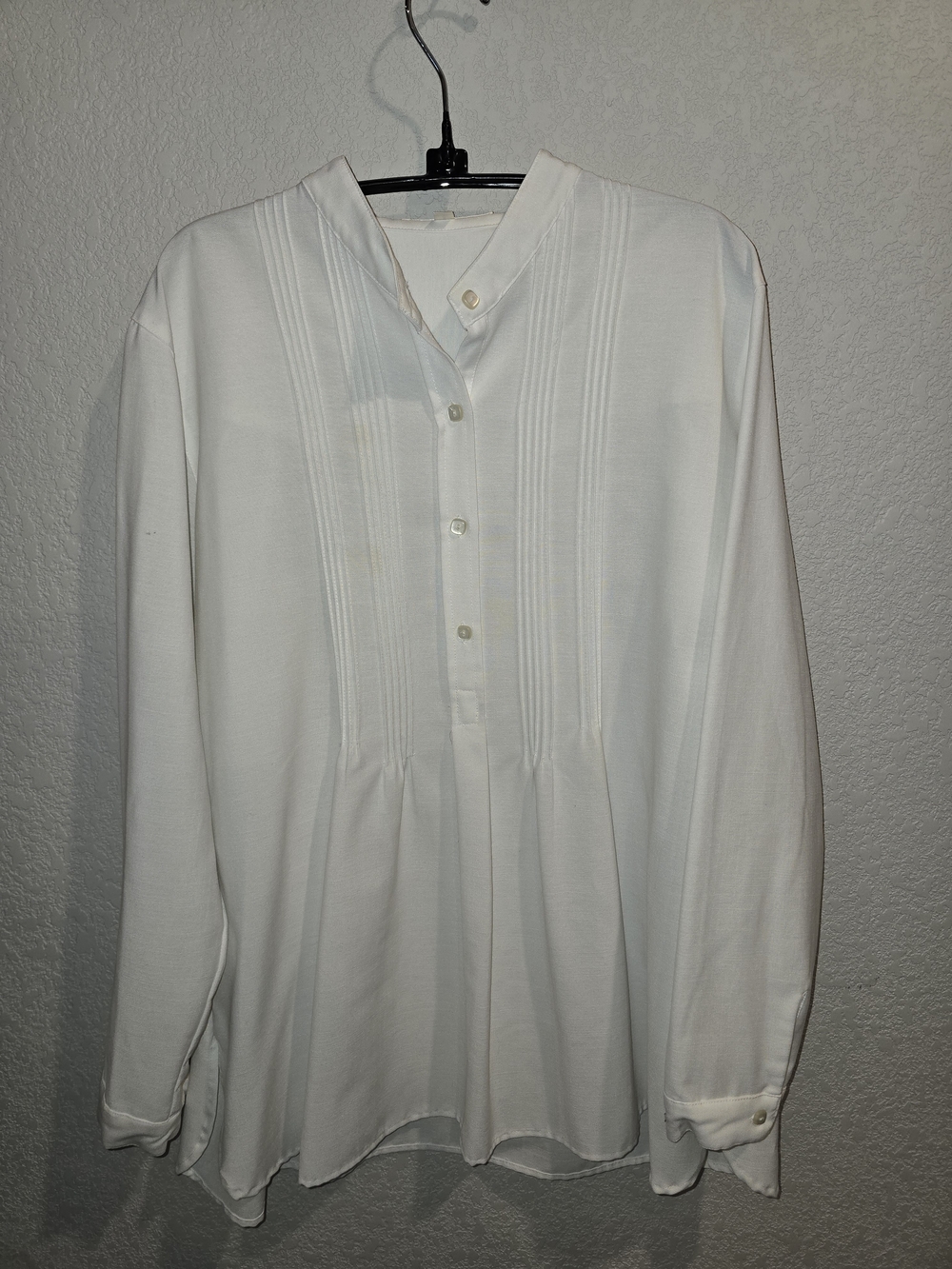 TravelSmith White Pintuck Tuxedo-Style Long Sleeve Blouse - Women's Size Large